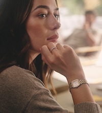 Womens Pre-Owned image